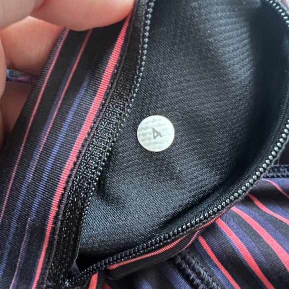 Lululemon Speed Tight IV
Twisted Dune Alarming Black - Picture 2 of 3